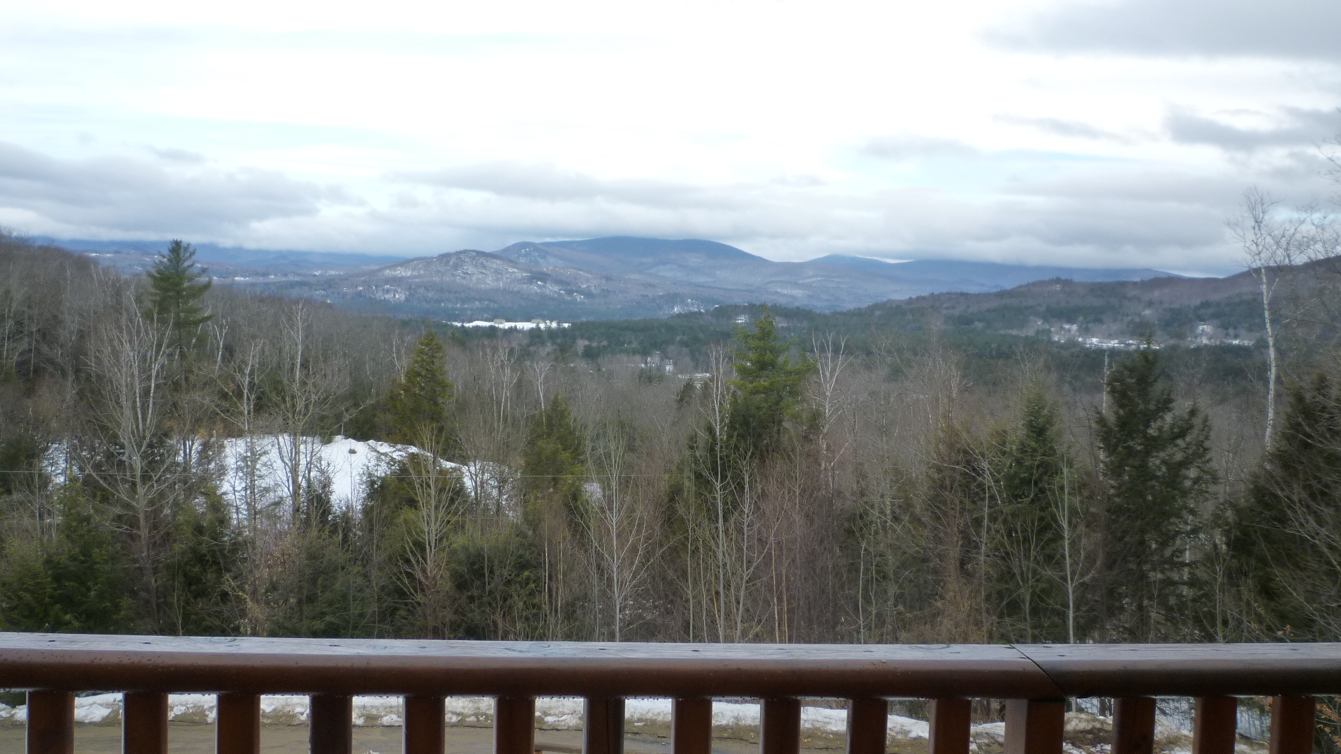 4 Bedroom Log Home w/ Garage on 5.3 Acre Lot in Campton, NH = 398,500